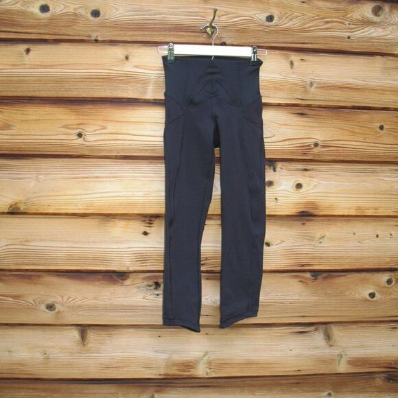 Lululemon Black Exquisite Crop Leggings - Picture 4 of 9